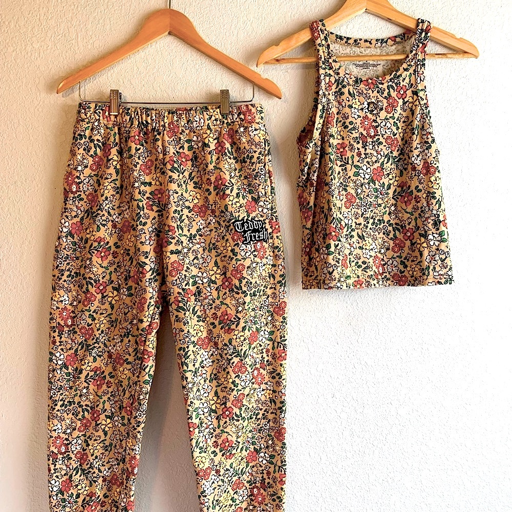 Teddy Fresh Matching Set Grandma’s Floral Tank Top & Sweatpants. Size Small.